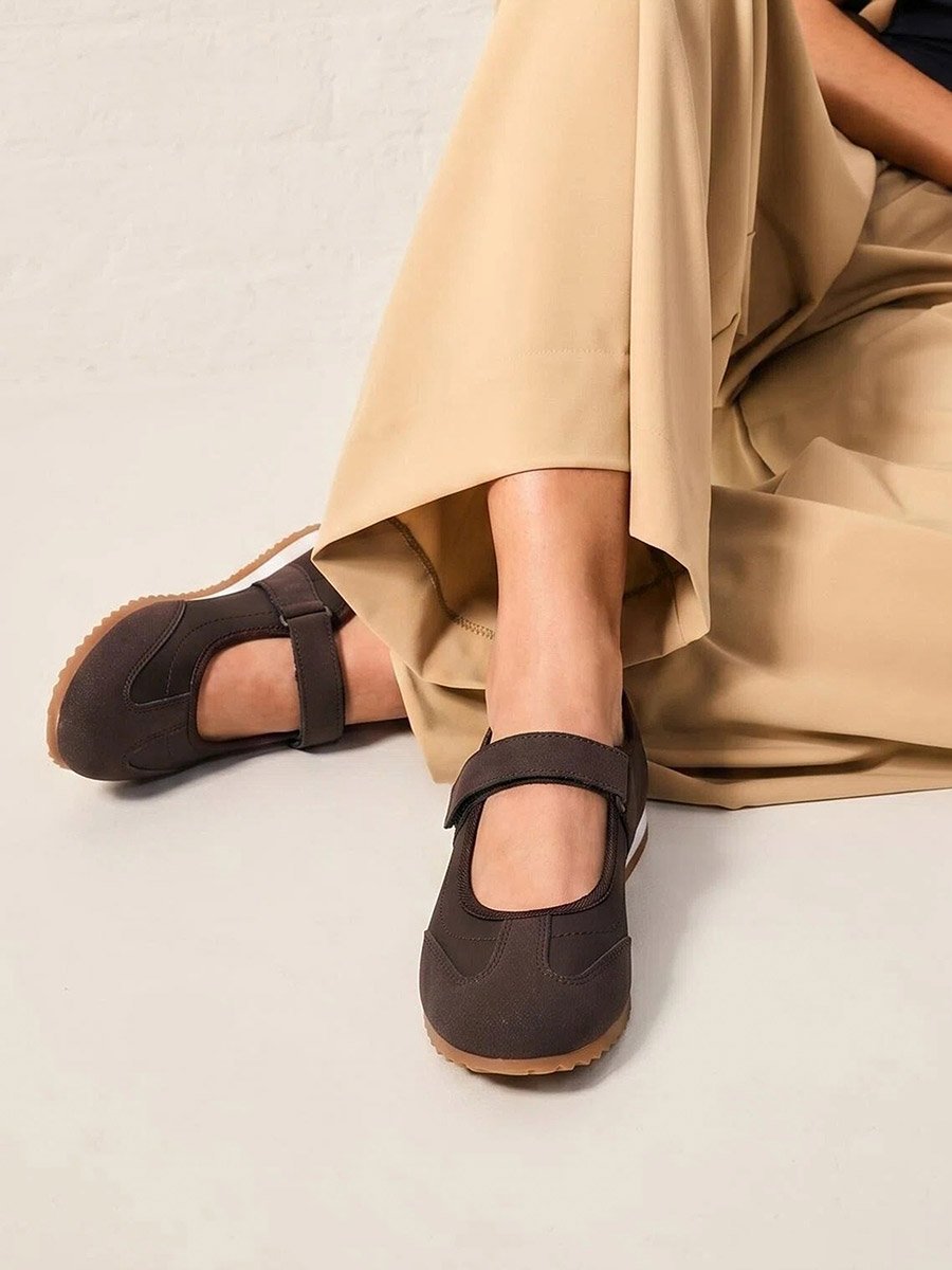 Brown Velcro Sneakerina