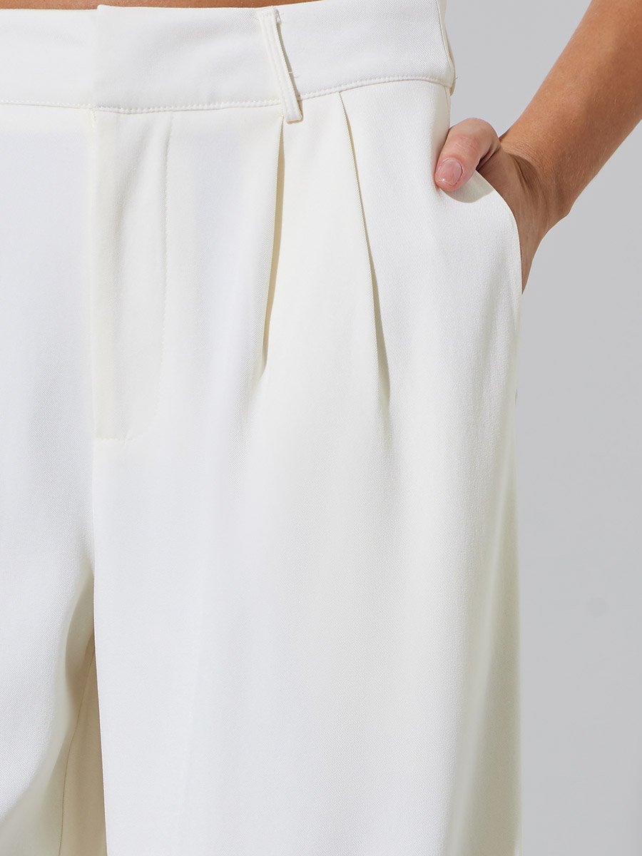 Off White Solid Pleated Wide Leg Pants