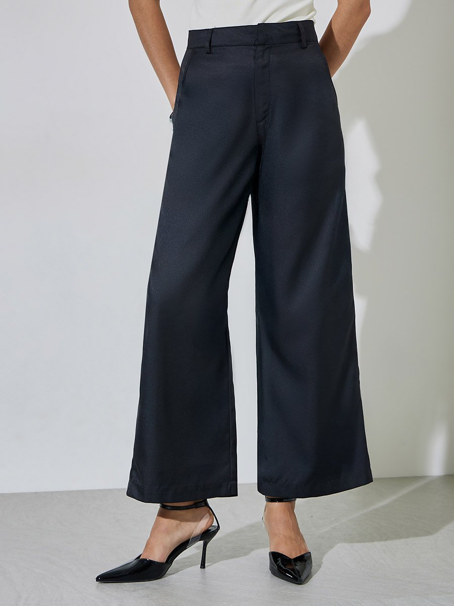 Black Solid Wide leg Trousers