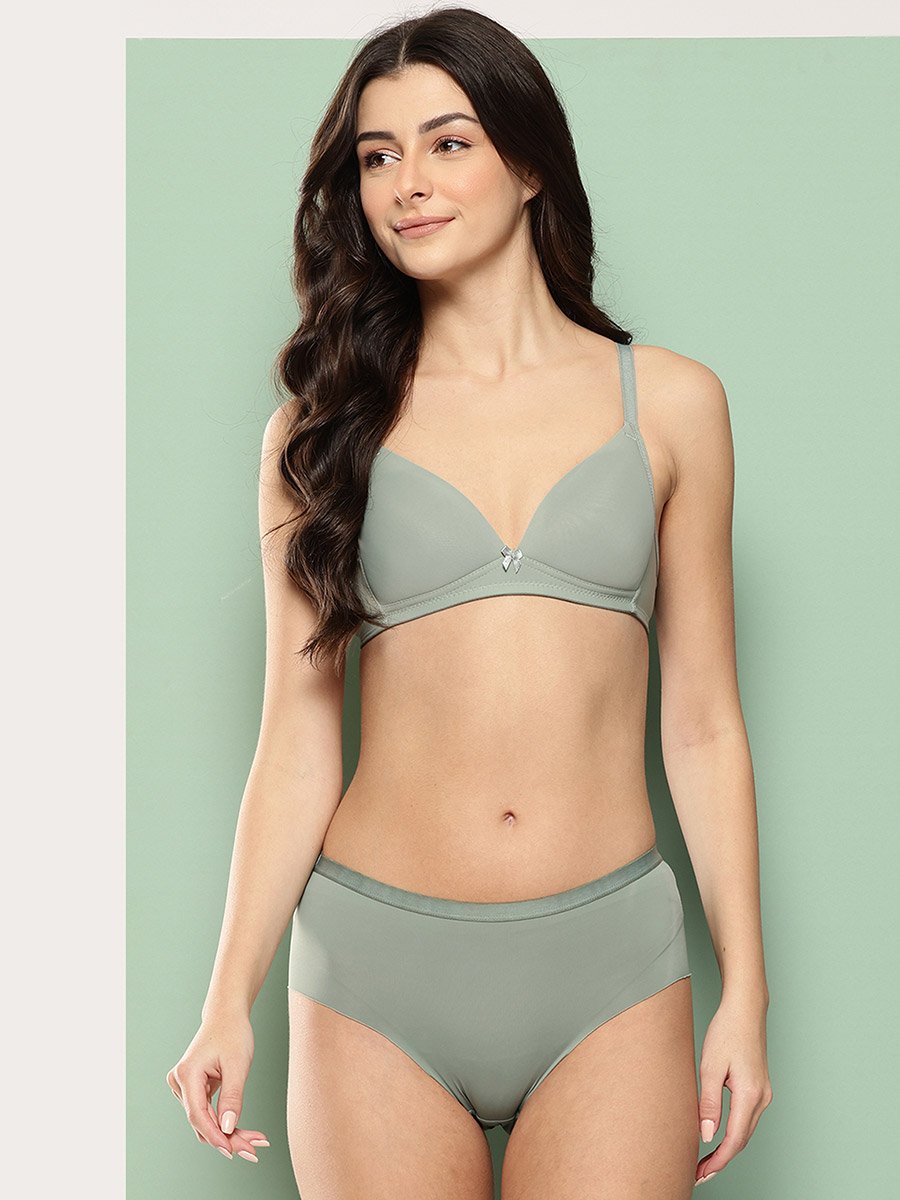 Green Solid Lightly Padded Non Wired Bra and Brief Set