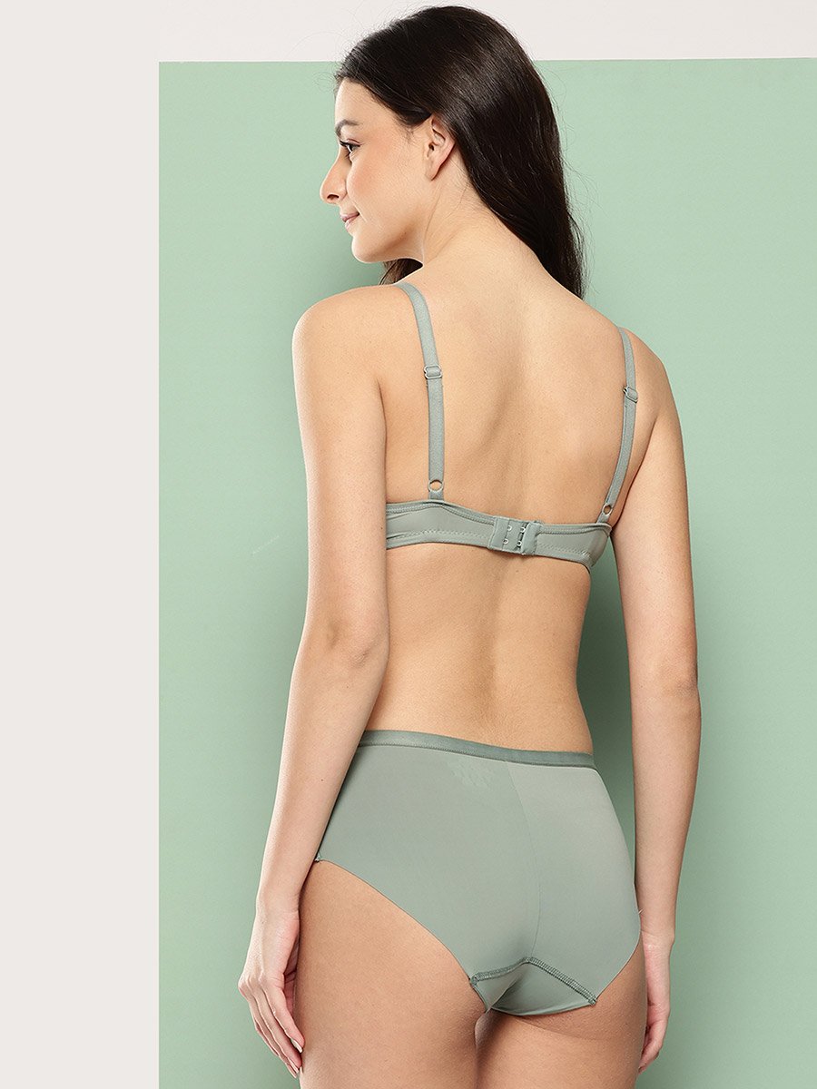Green Solid Lightly Padded Non Wired Bra and Brief Set