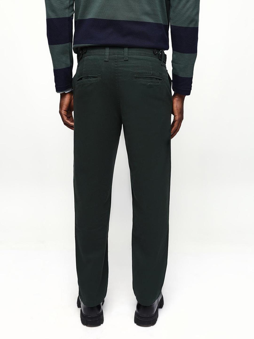 Men Olive Green Cotton Blend Straight Fit Chinos