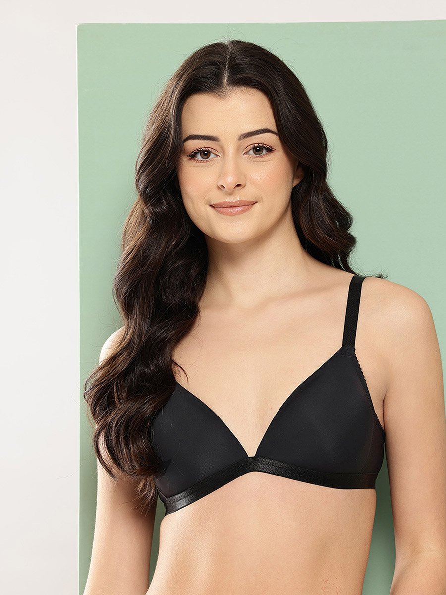 Black Solid Lightly Padded Non Wired Plunge Bra