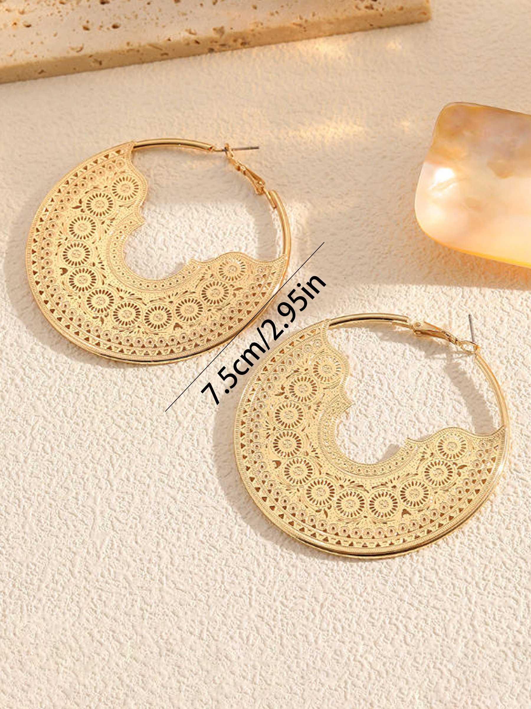 Hollow Filigree Hoop Earrings