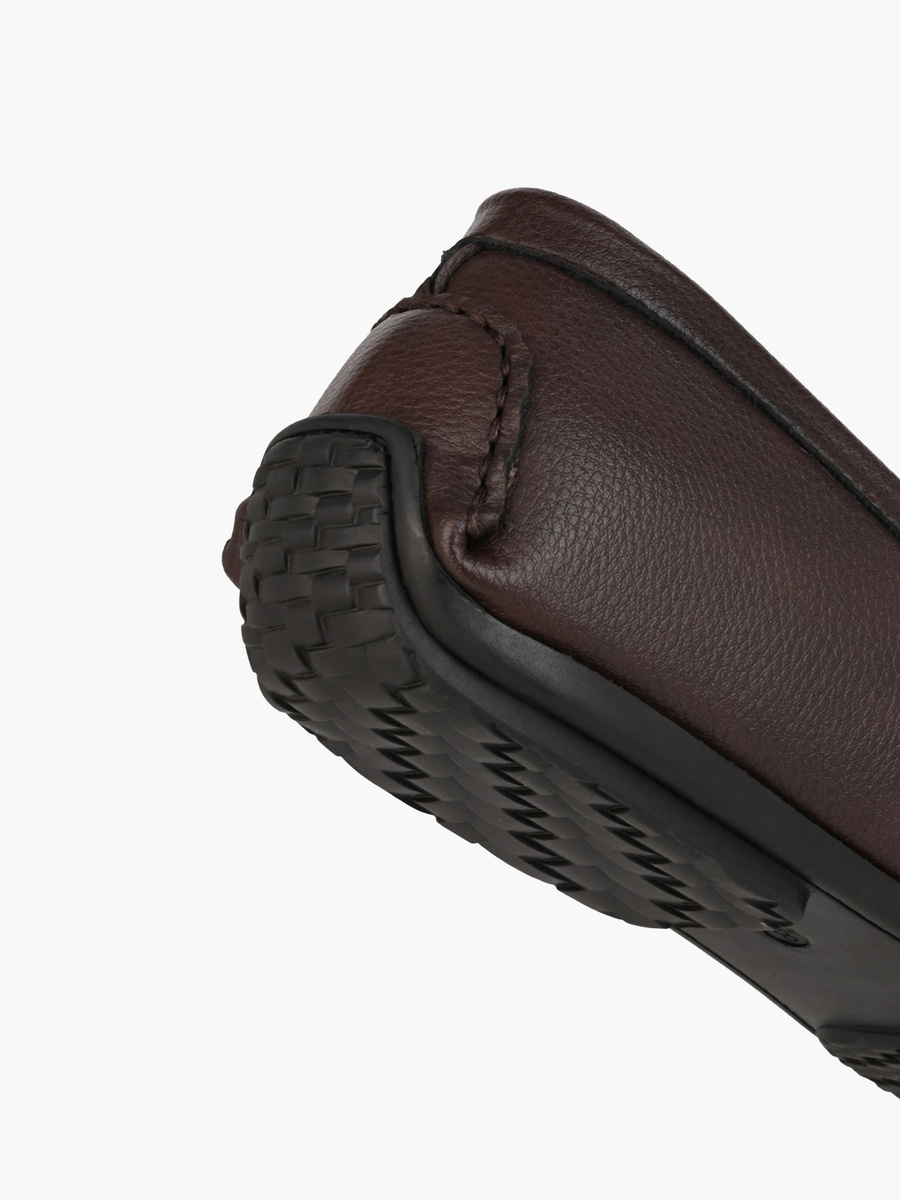 Men Metal Accent Loafers