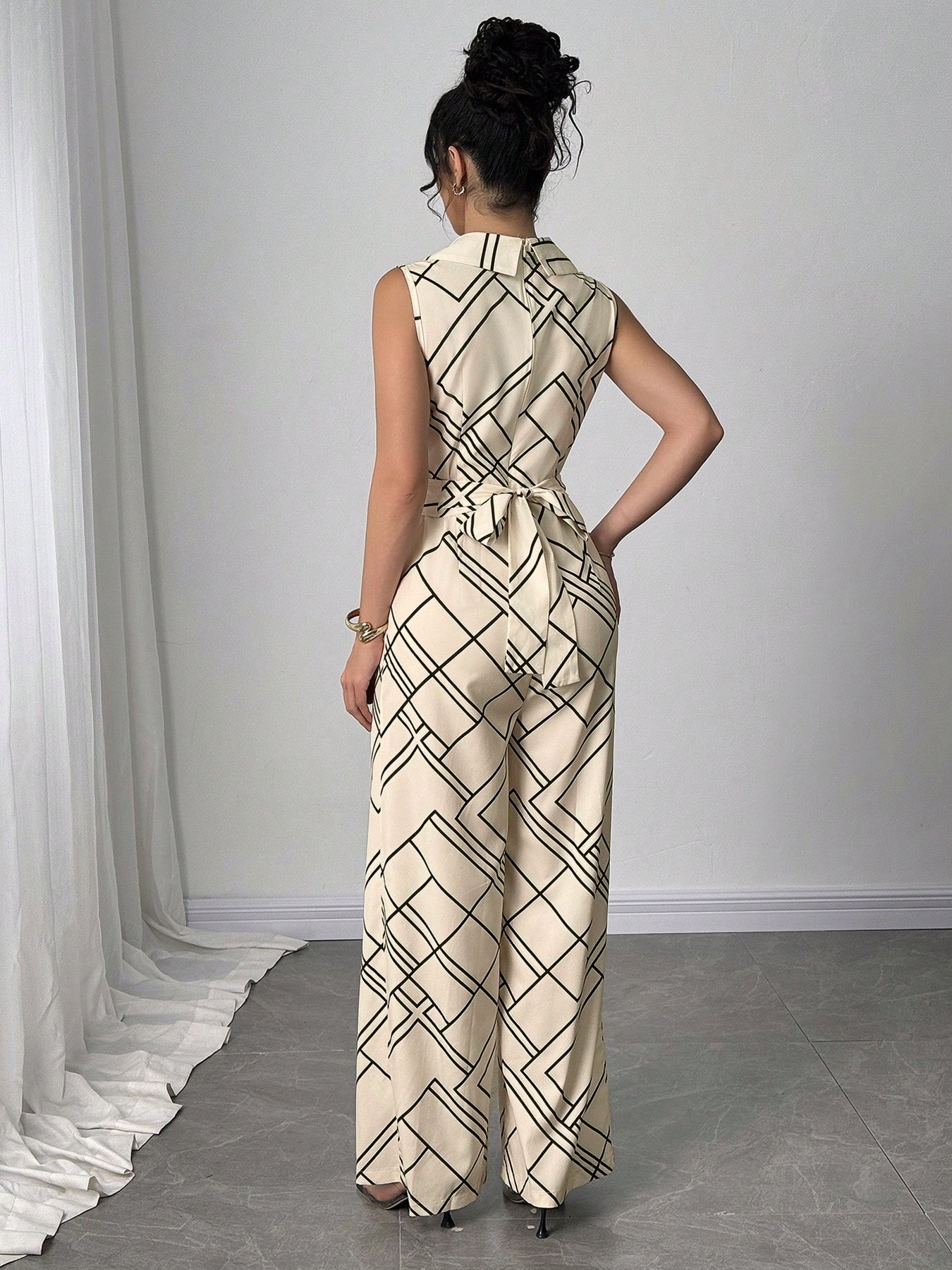 Geometric Print Sleeveless Flared Jumpsuit