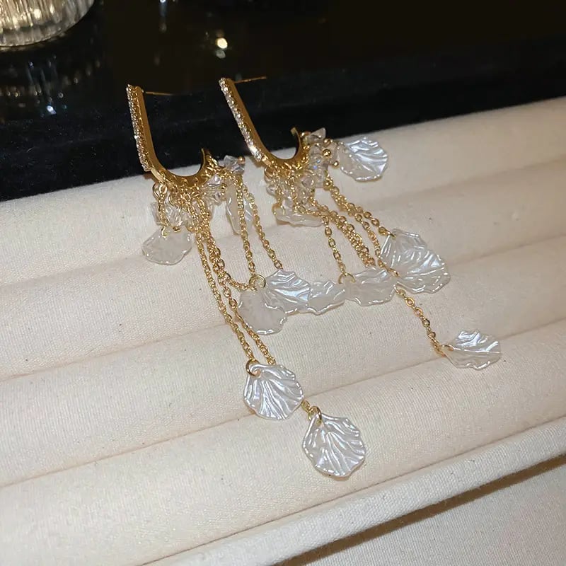 Rhinestone Shell Tassel Earrings