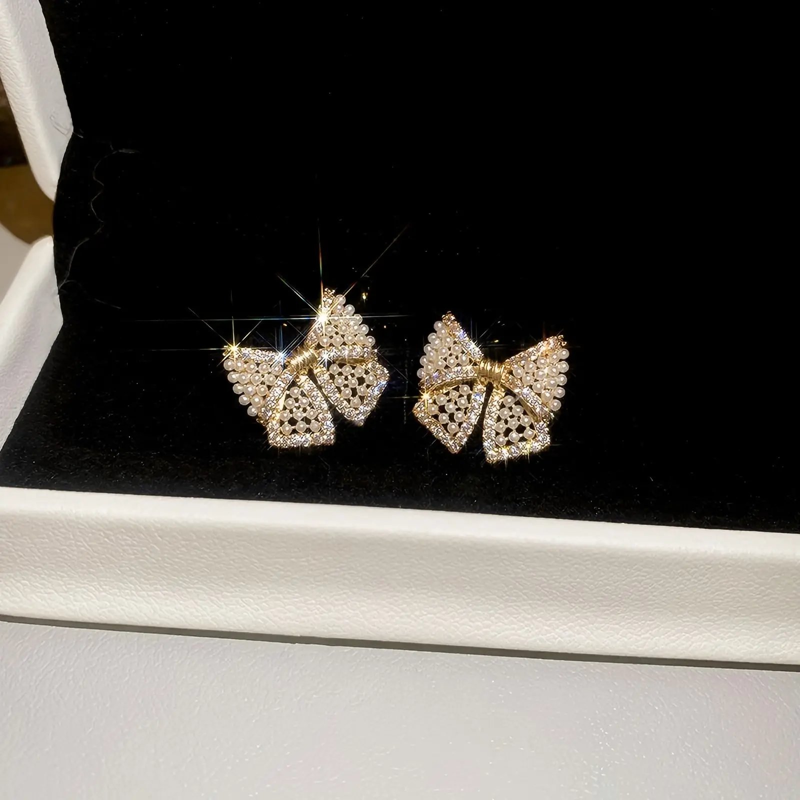 Bow Pearl Stud Earrings