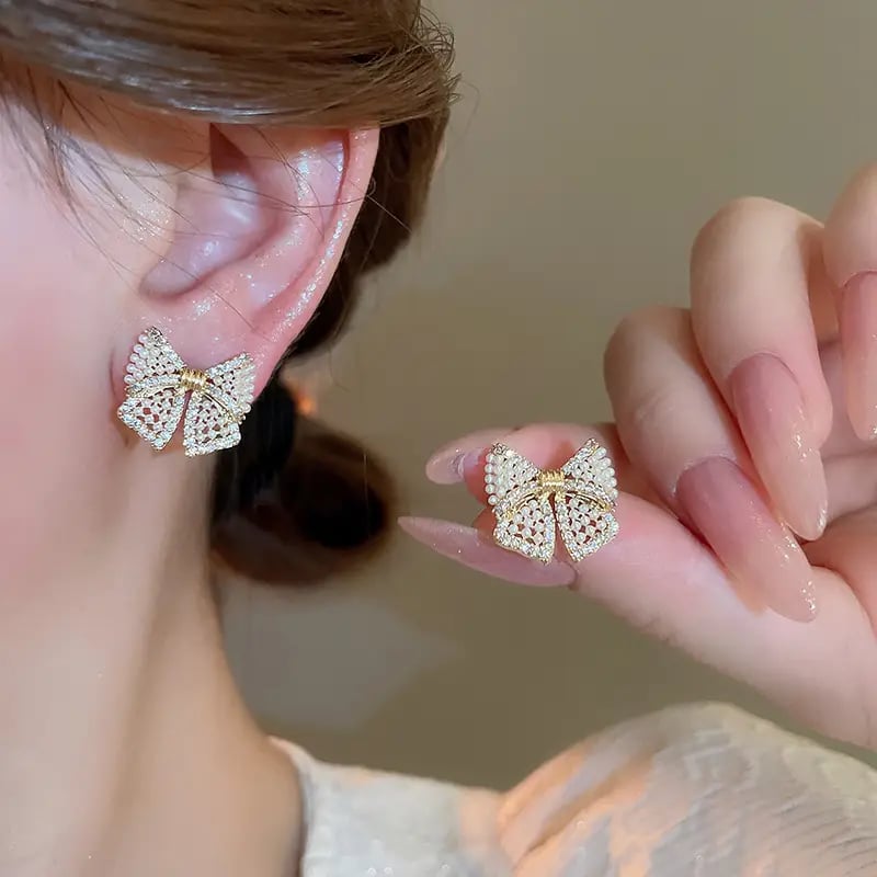 Bow Pearl Stud Earrings