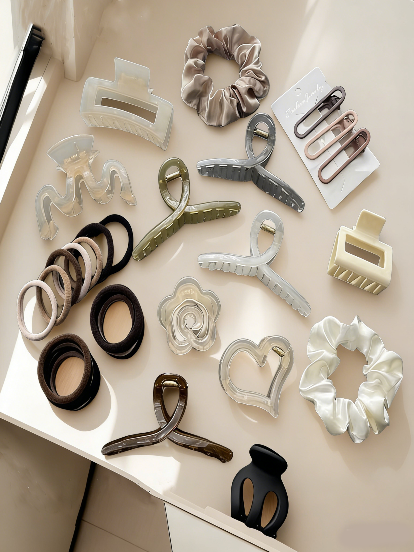 Set of 65 - Hair Ties and Claws