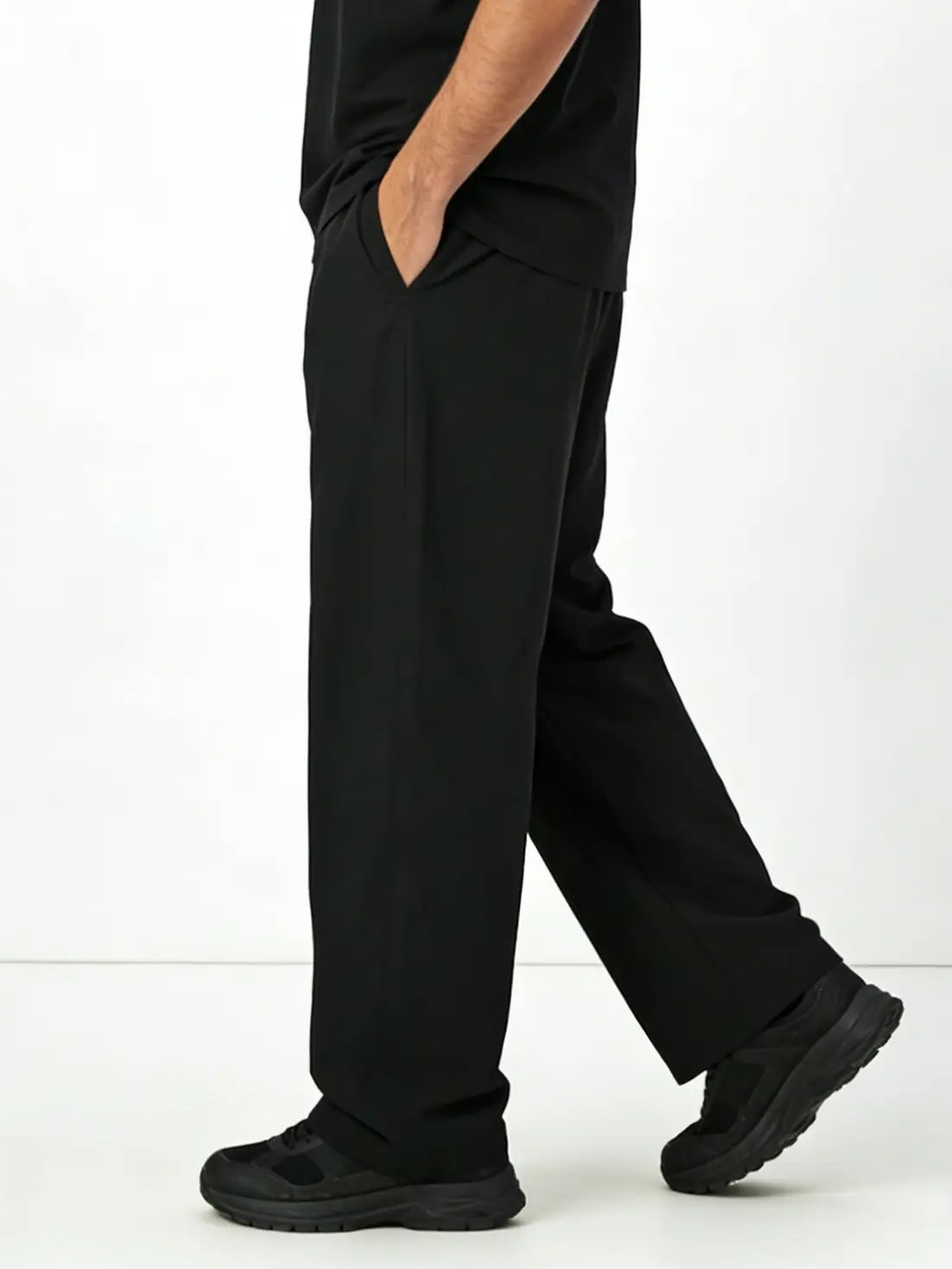 Men Black Solid Relaxed Fit Trousers