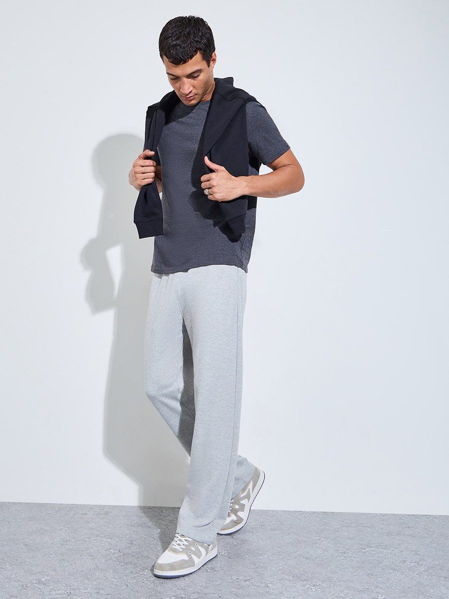 Grey Solid Pocket Details Straight Fit Sweatpants