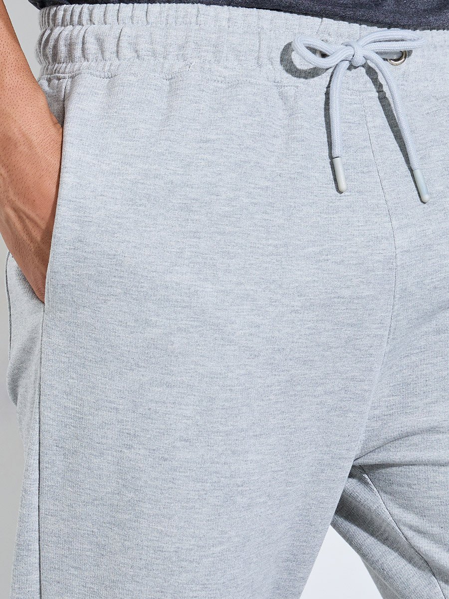 Grey Solid Pocket Details Straight Fit Sweatpants