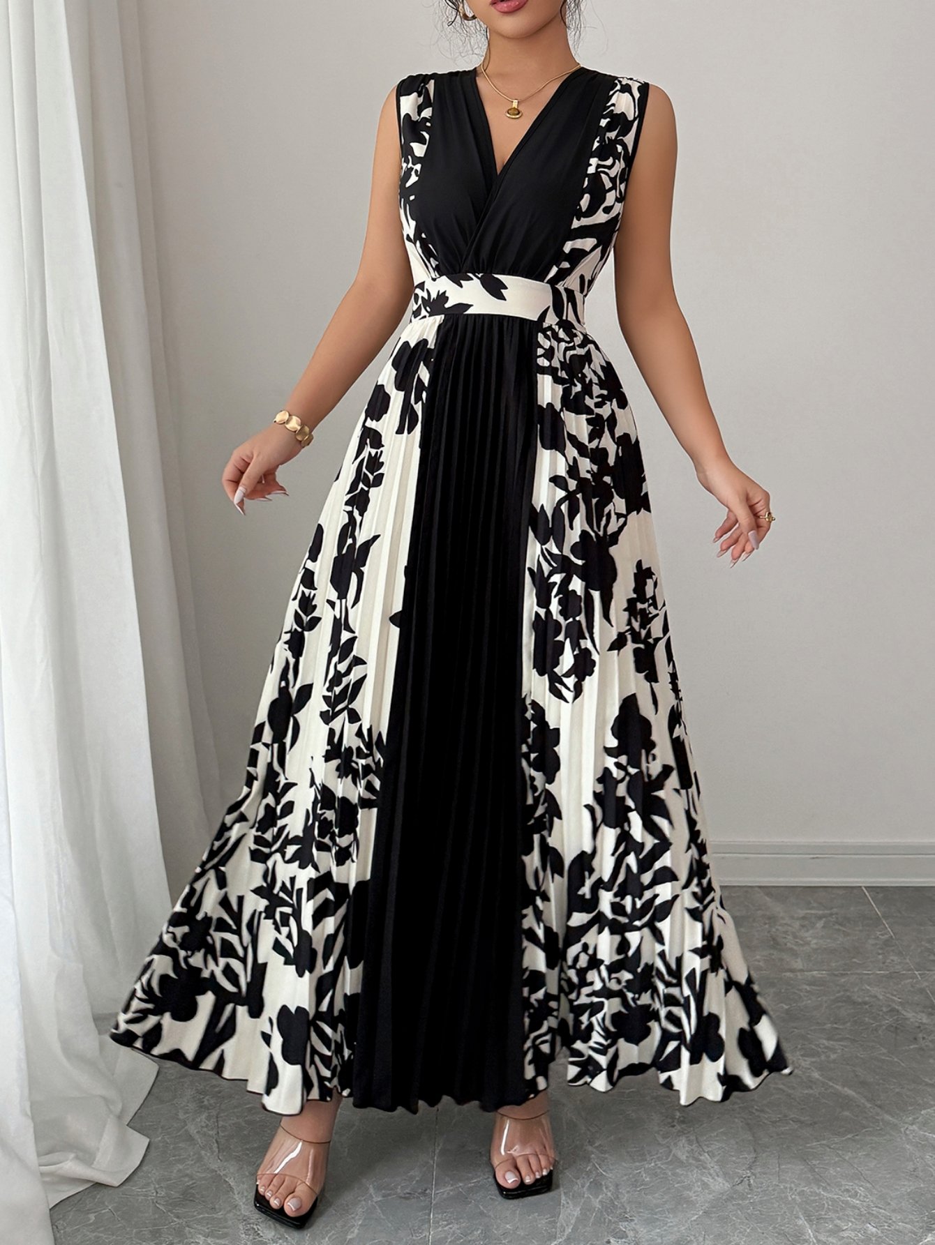 Black Floral Print Pleated A-Line Maxi Dress