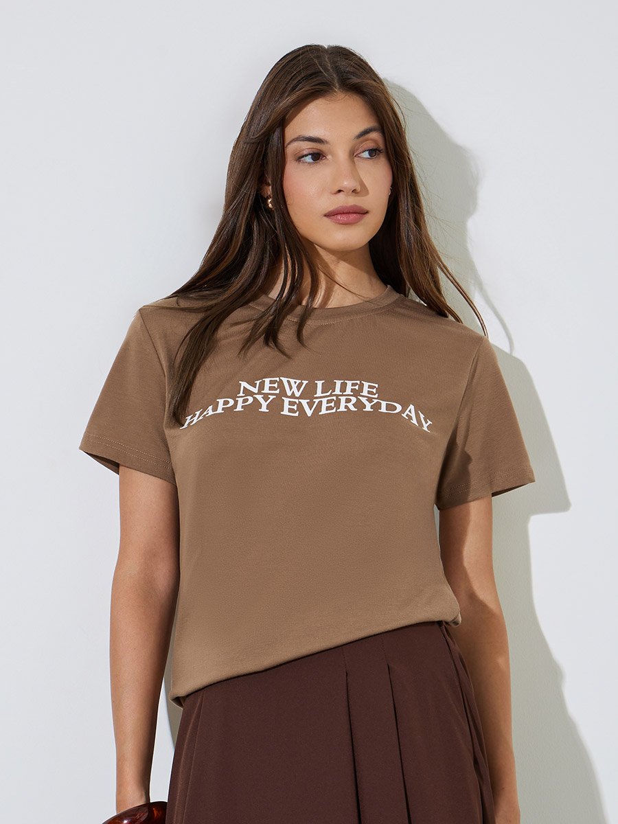 Brown Slogan Print Round Neck T-Shirt