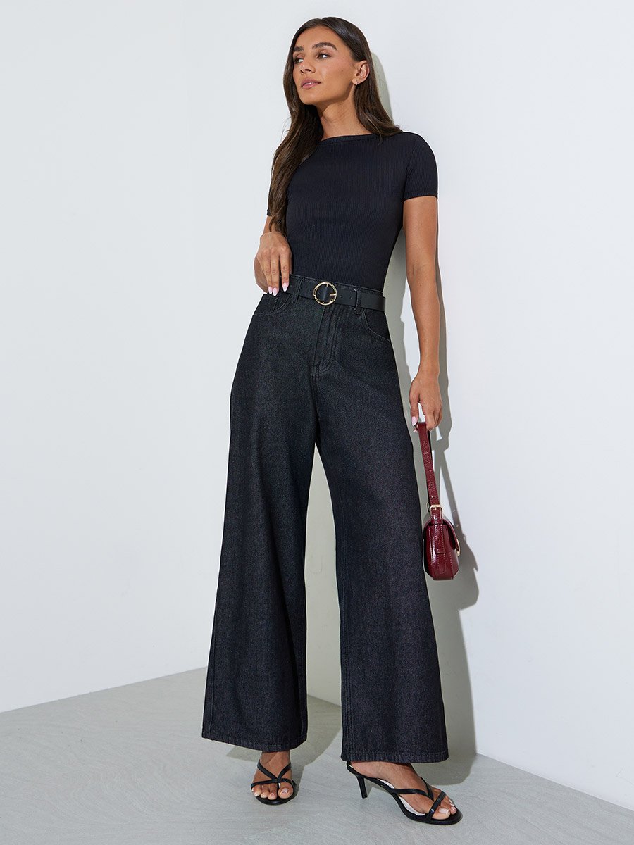 Black Solid Ribbed Knit Short Sleeve Top