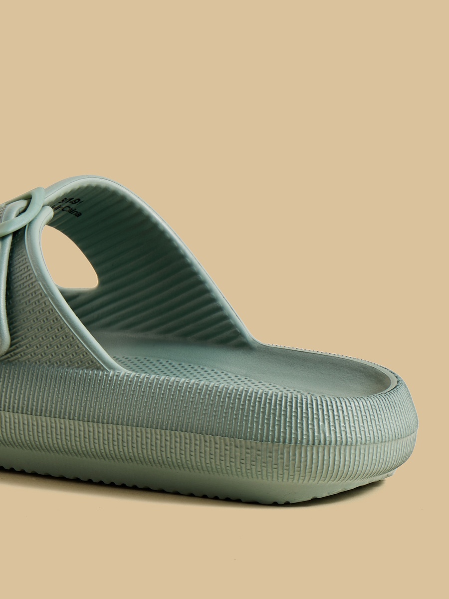 Buckle Accent Volume Slides