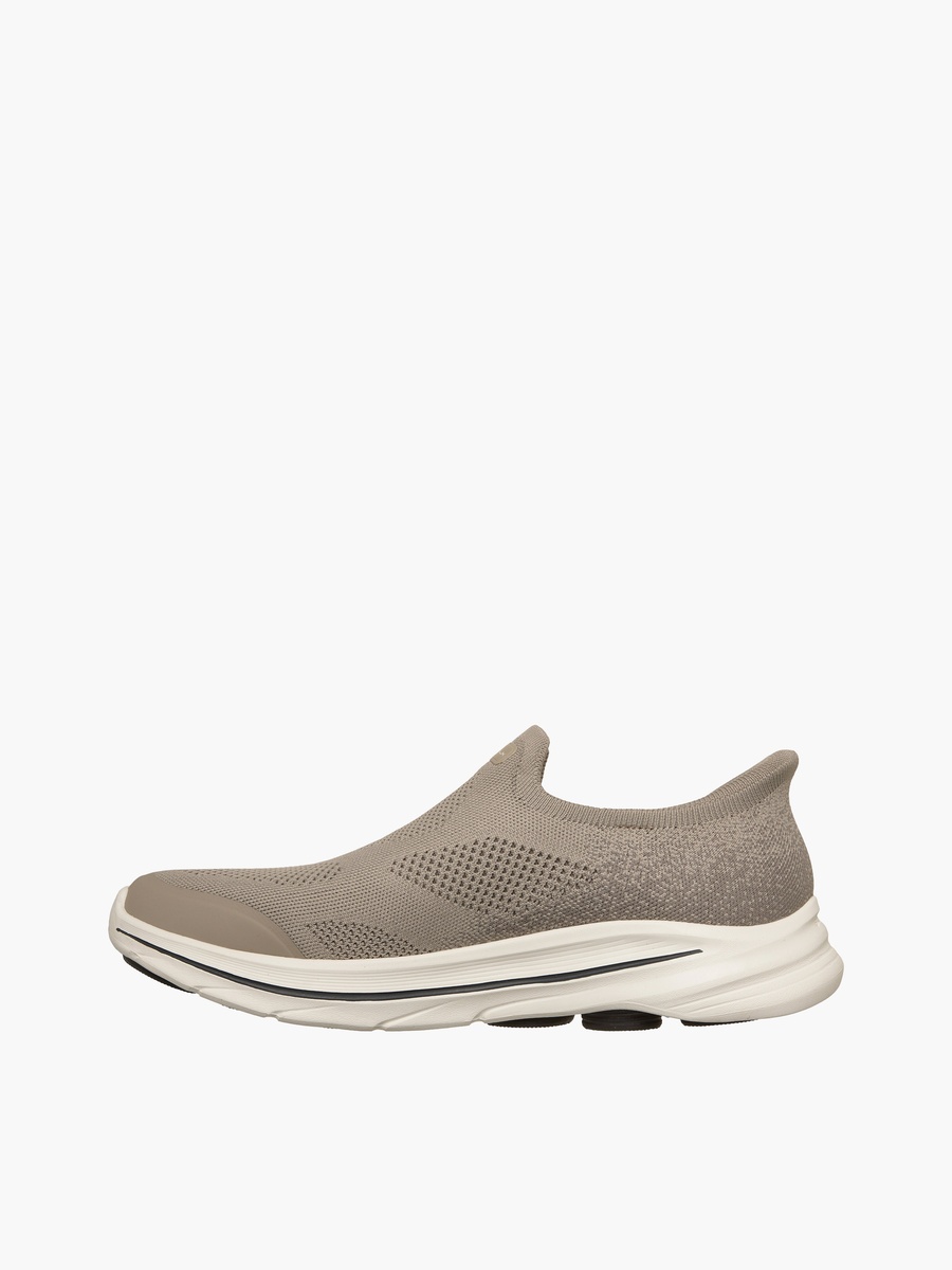 Men Go Walk 8 Slip-On Sports Shoes