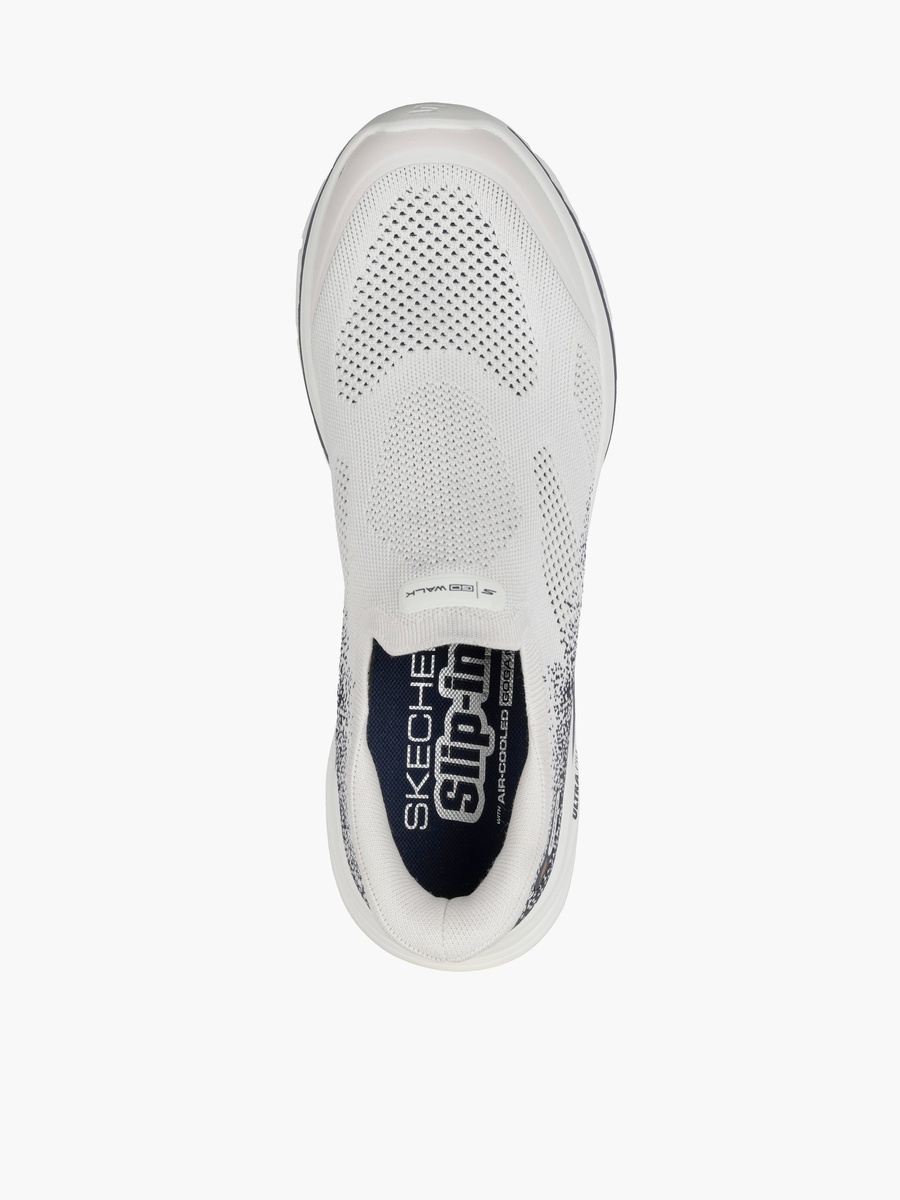 Men Go Walk 8 Slip-On Sports Shoes