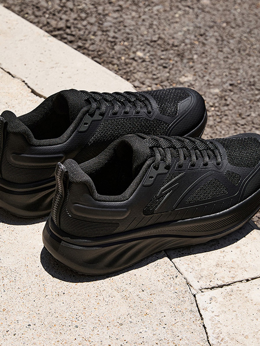 Men Lace-Up Ankle Sneakers