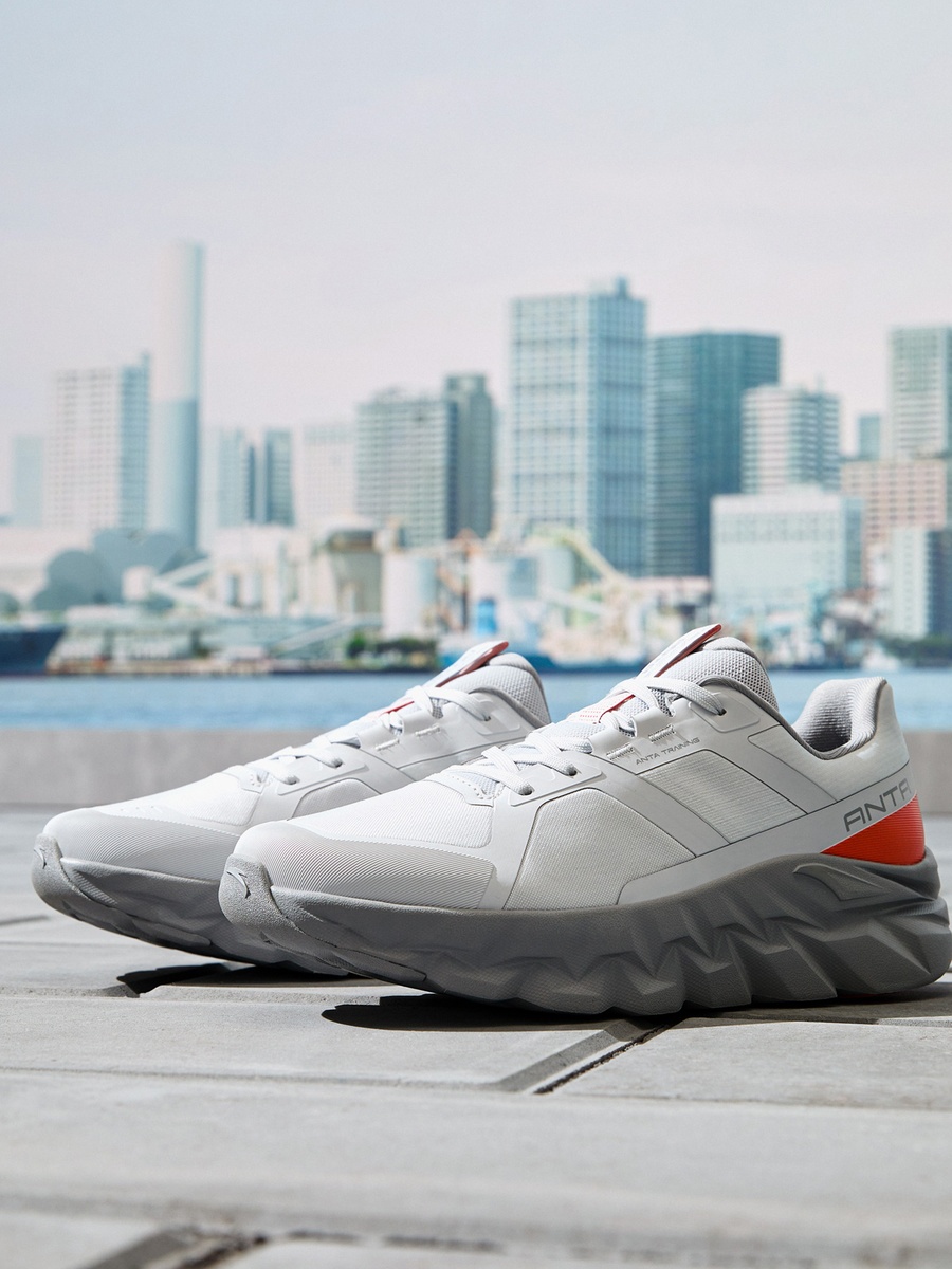 Men Ignite Lace-Up Sports Shoes