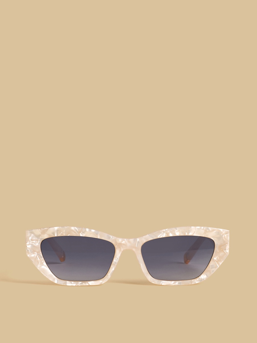 Tinted Lens Full Rim Sunglasses