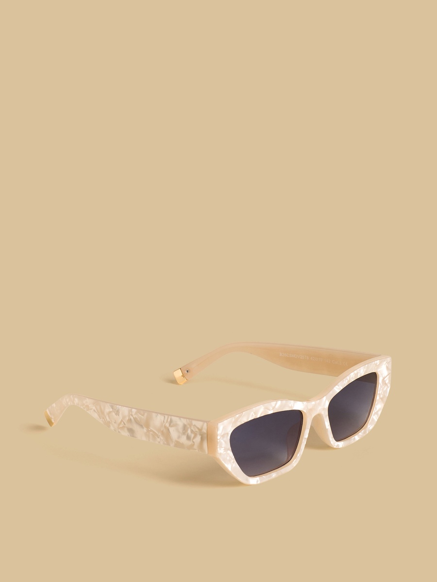 Tinted Lens Full Rim Sunglasses