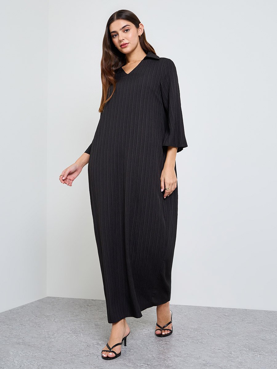 Black Textured Open Collar Maxi Dress