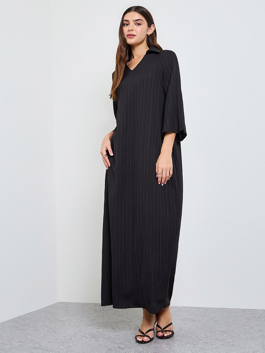 Black Textured Open Collar Maxi Dress