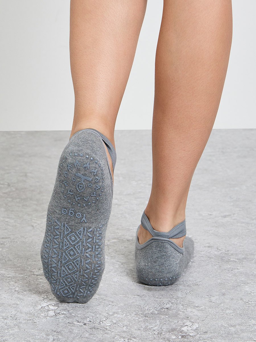 Cross Over Straps Silicon Pad Active No Show Yoga Socks