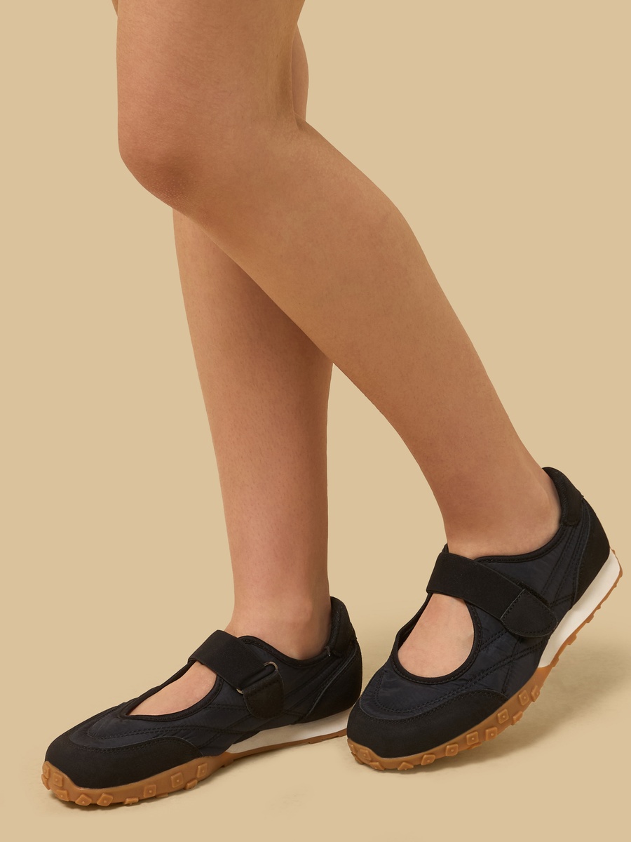 Panelled Sports Shoes with Hook and Loop Closure