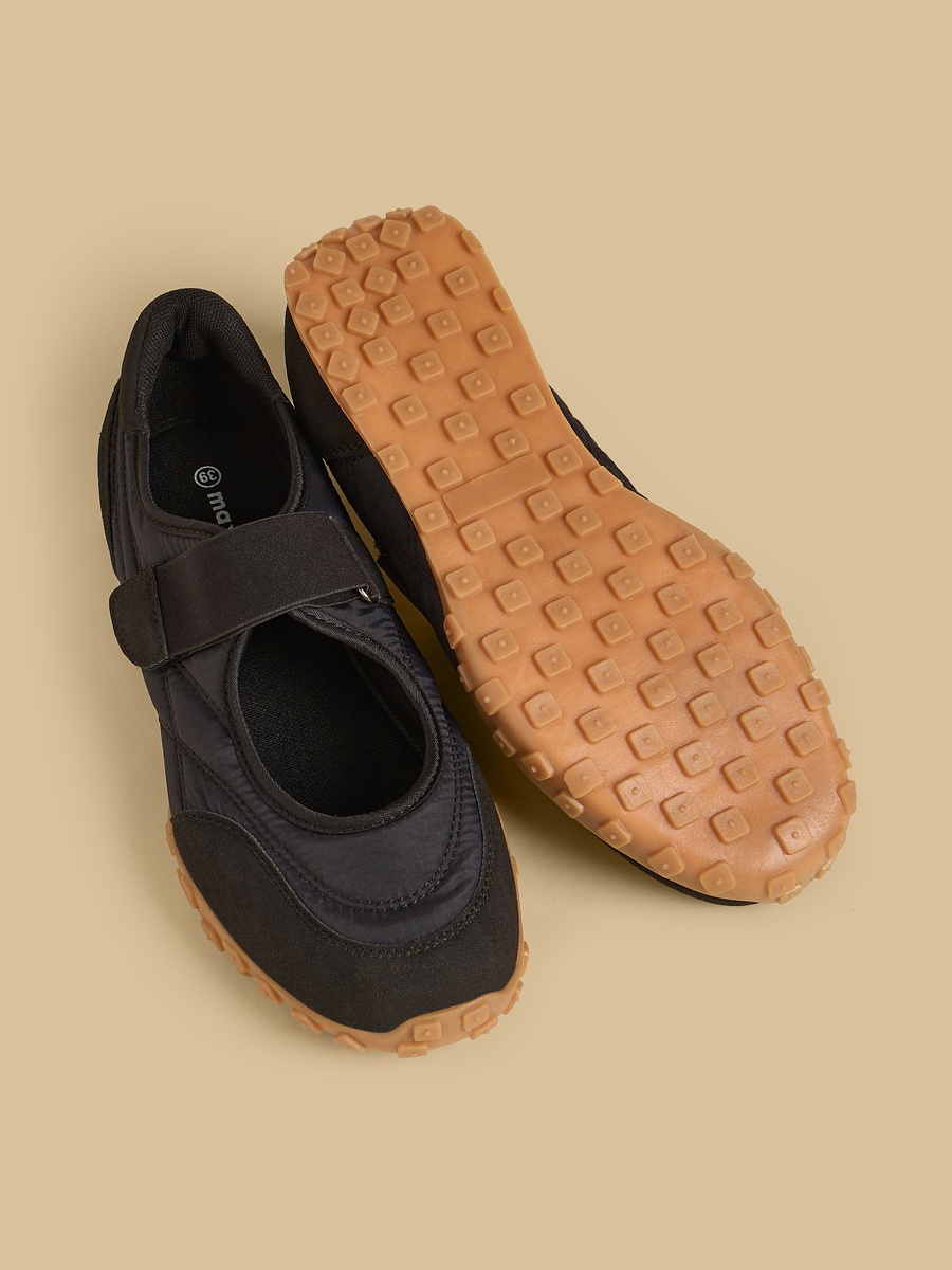 Panelled Sports Shoes with Hook and Loop Closure