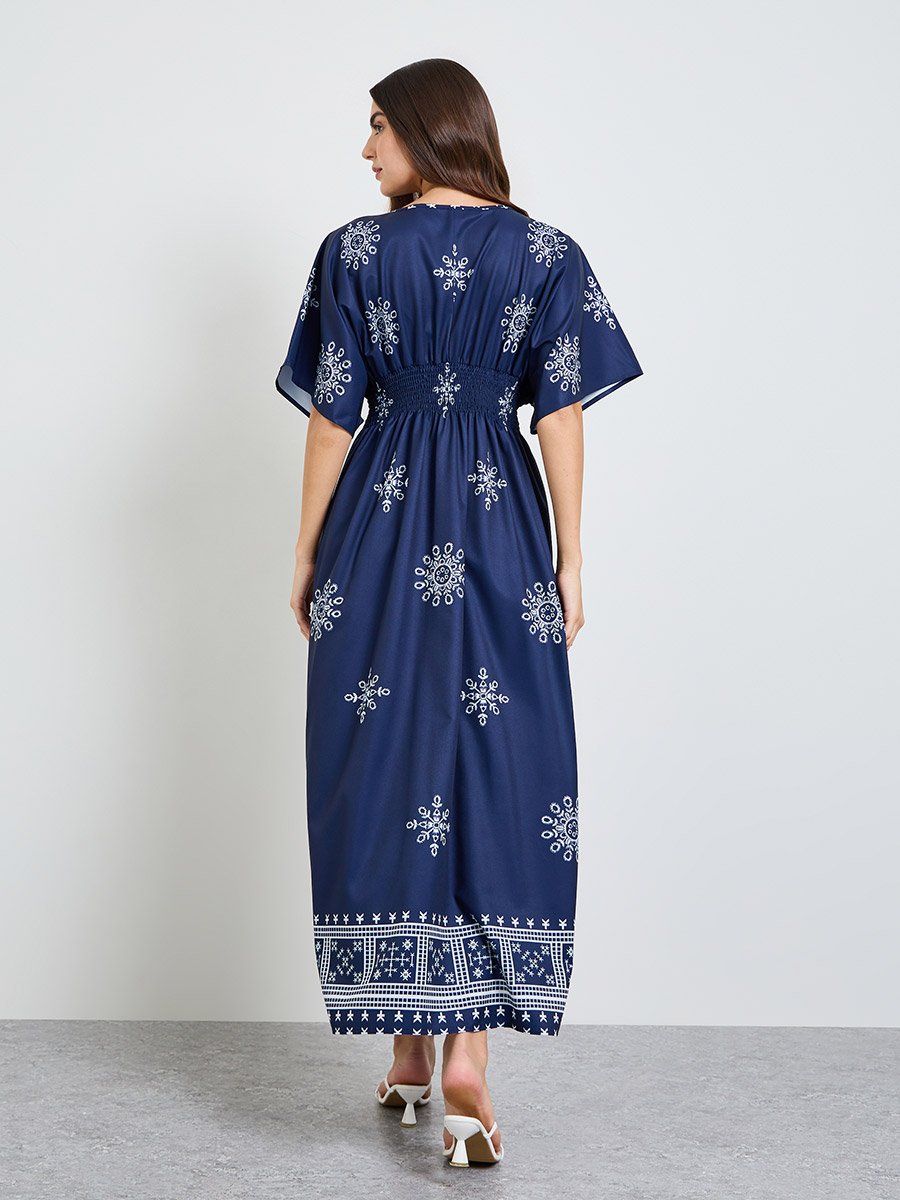 فستان طويل بطبعة جرافيك