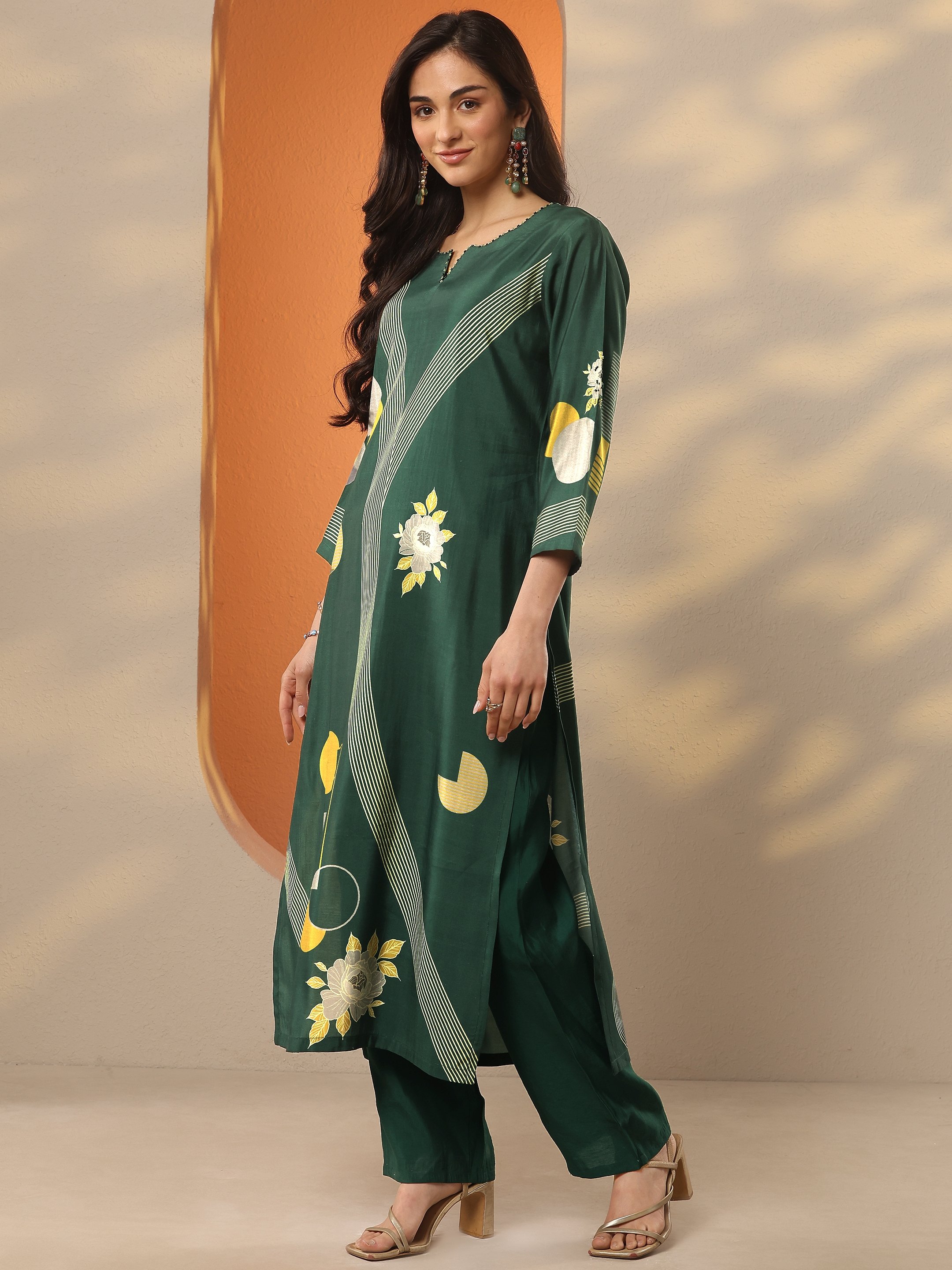 Green Printed Silk Blend Straight Kurta