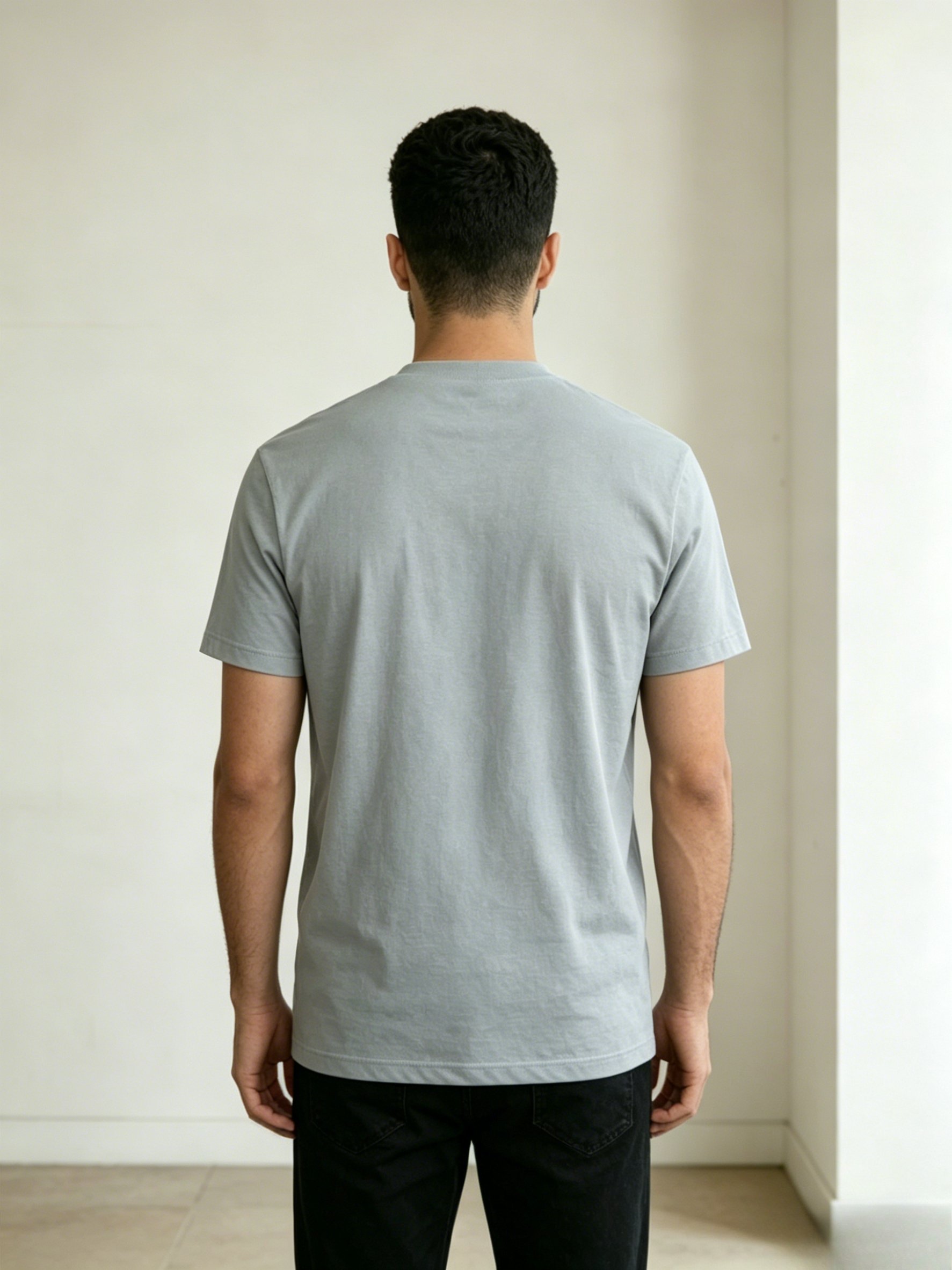 Men Grey Solid Regular Fit T-Shirt