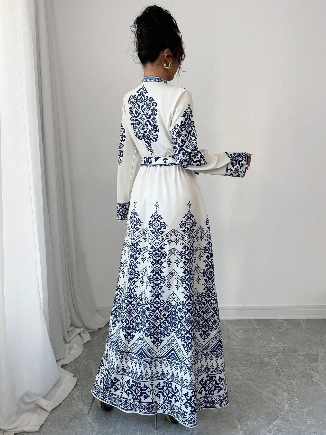 Blue Graphic Maxi A-Line Dress with Long Sleeves