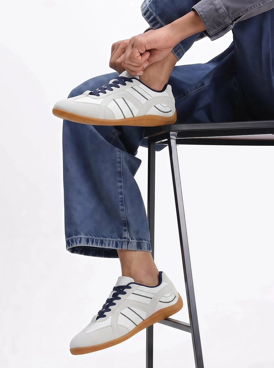 Men Retro Stitch Detail Lace-Up Casual Sneakers