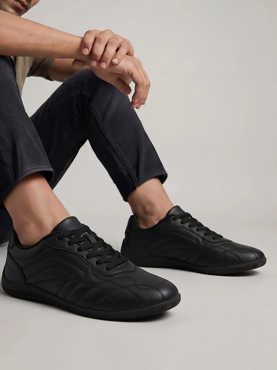 Men Textured Stitch Detail Lace-Up Casual Sneakers