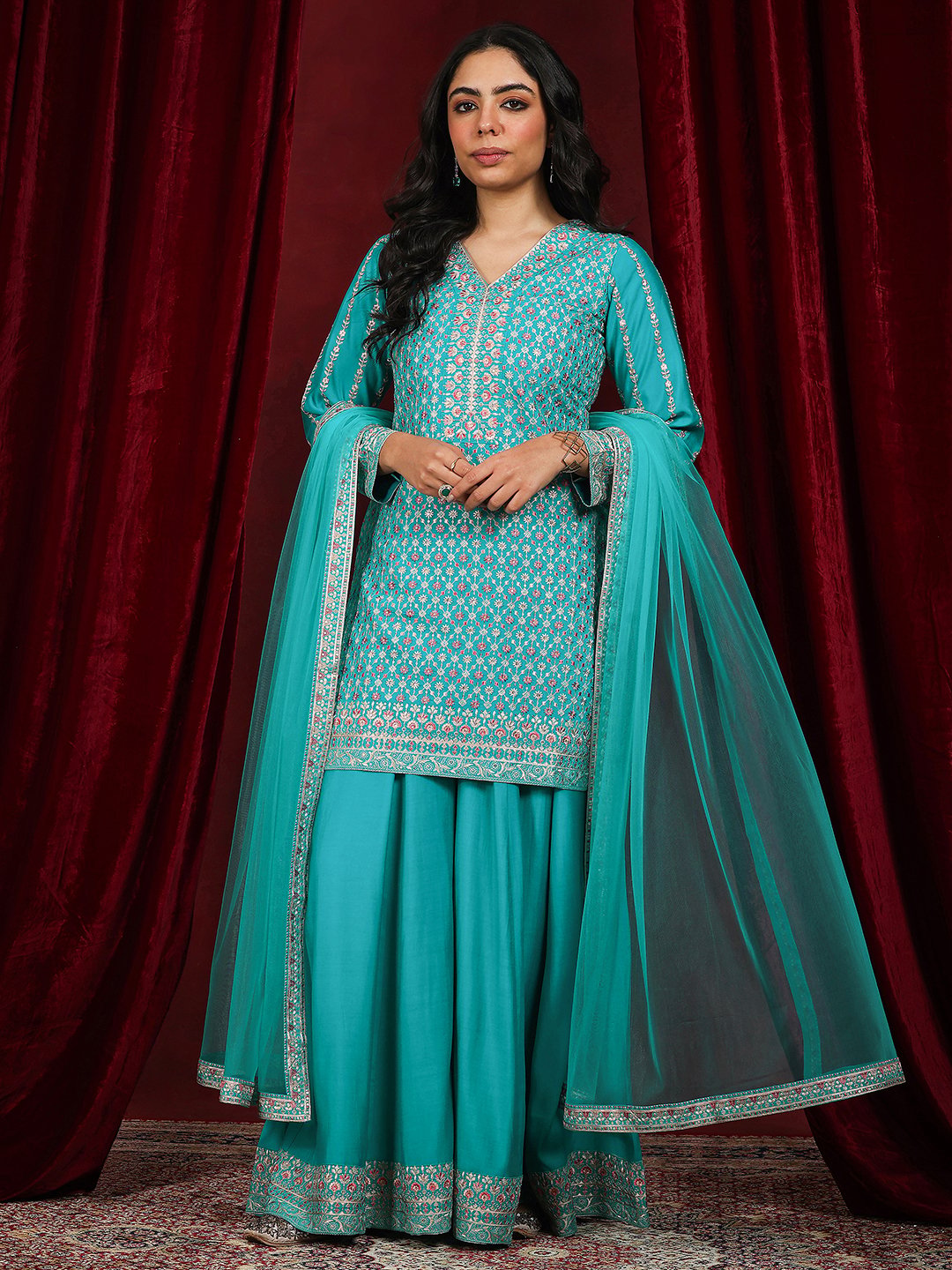 Green Embroidered Silk Blend Straight Kurta, Palazzo and Dupatta Set