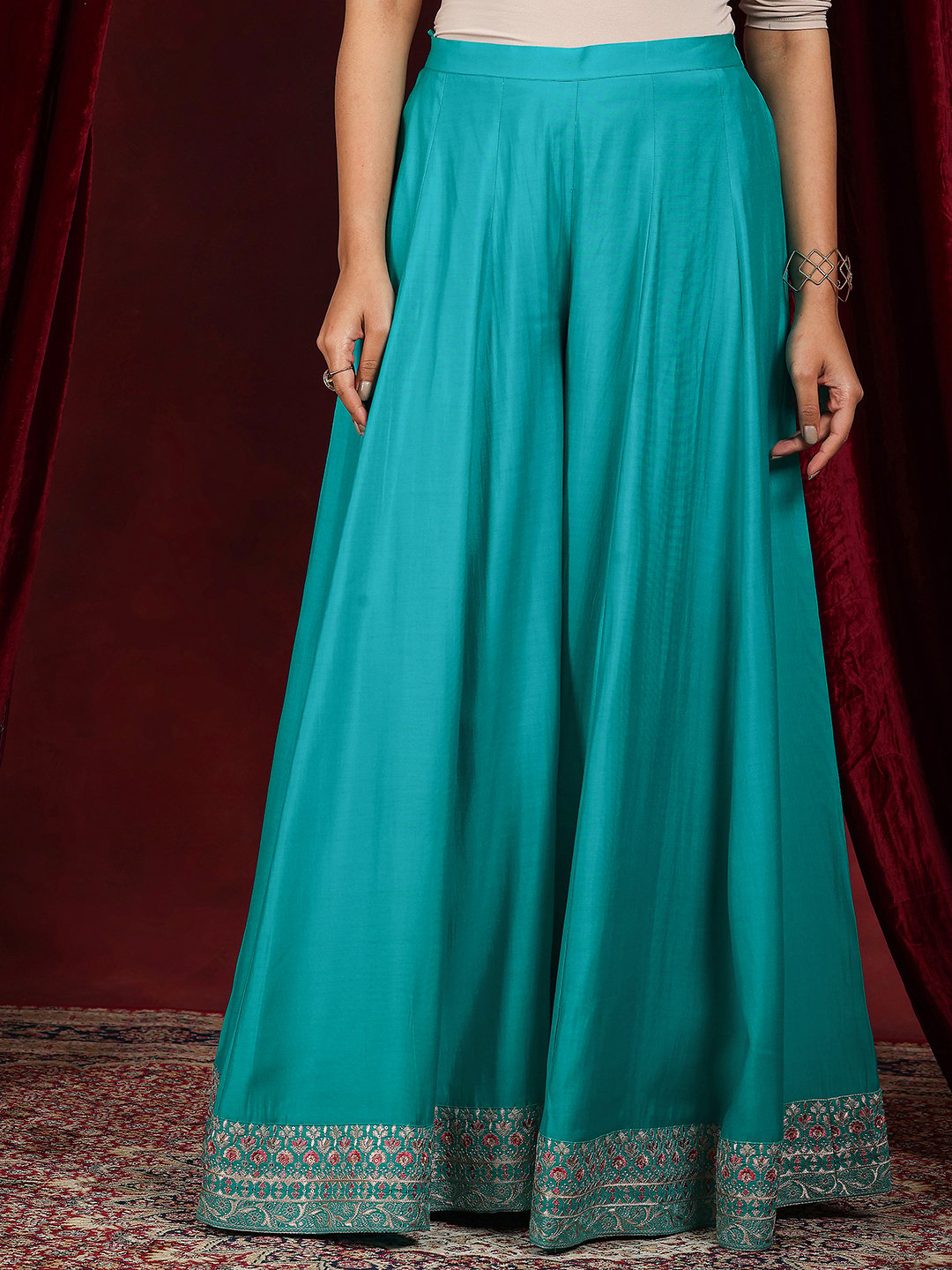 Green Embroidered Silk Blend Straight Kurta, Palazzo and Dupatta Set
