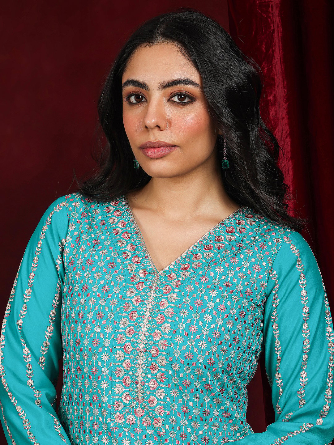 Green Embroidered Silk Blend Straight Kurta, Palazzo and Dupatta Set