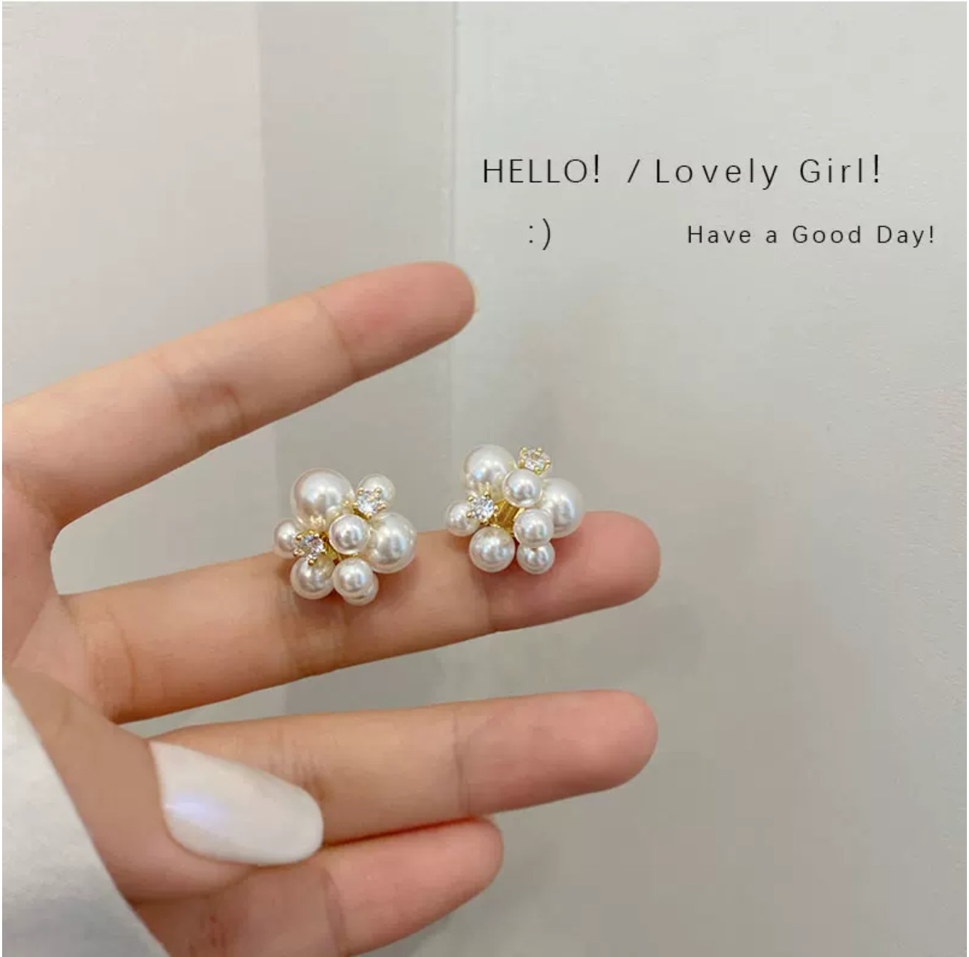 Cluster Pearl Stud Earrings