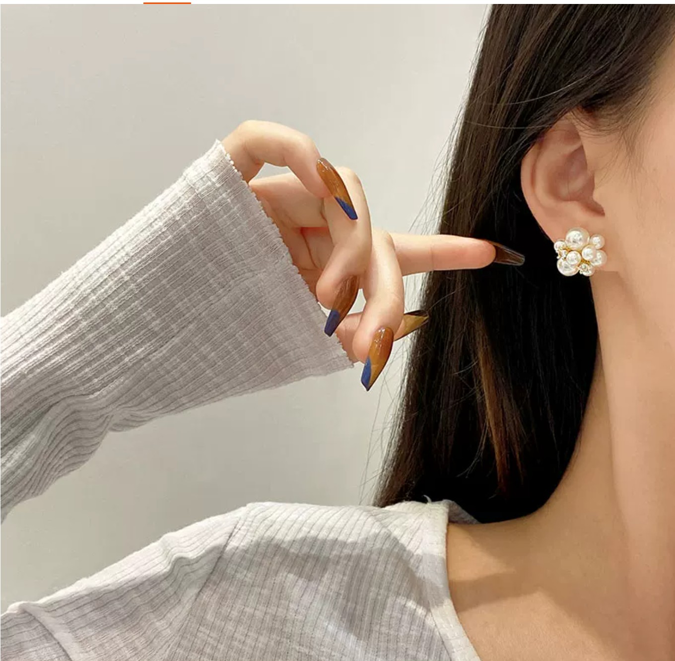 Cluster Pearl Stud Earrings