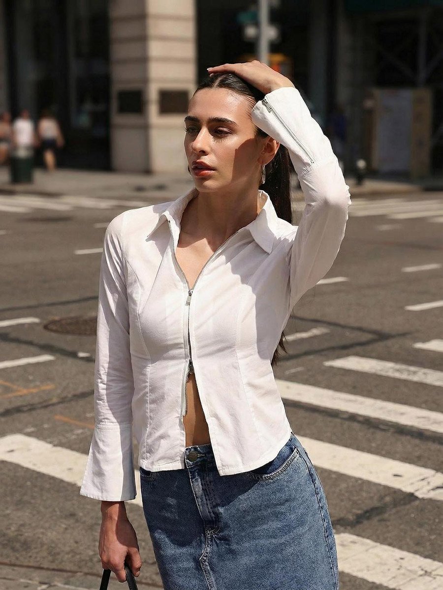 Off White 100% Cotton Solid Slim Fit Shirt