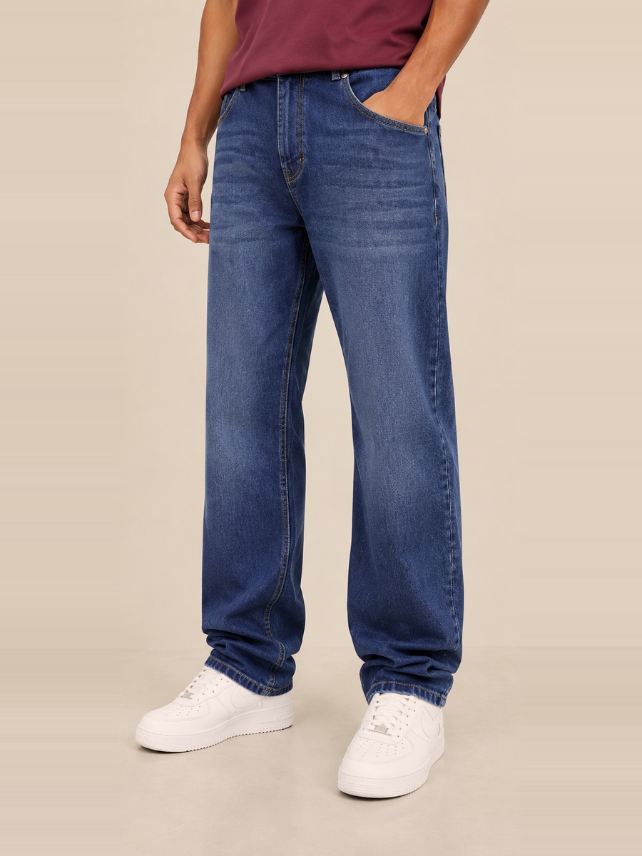 Men Relaxed Fit Whisker Mid Rise Jeans