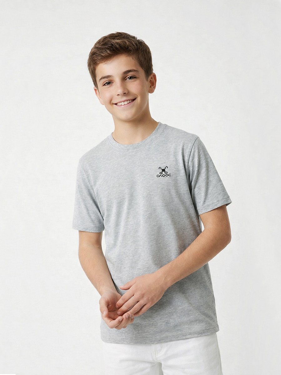 تيشيرت بتفاصيل شعار للأولاد