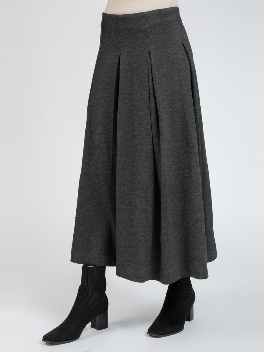 Pleated Midi Knit Skirt