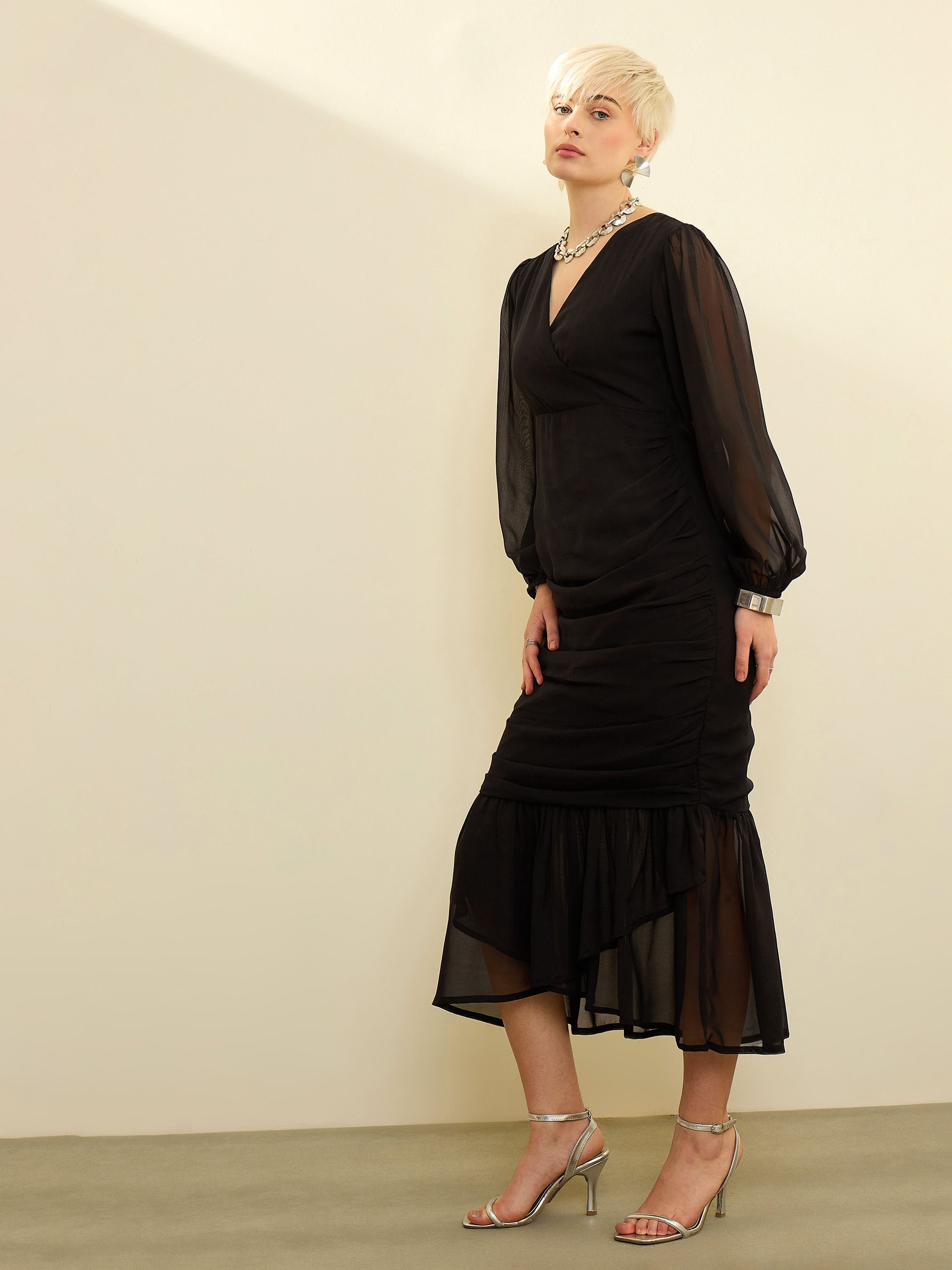 Black Solid Ruffled Hem Midi Dress