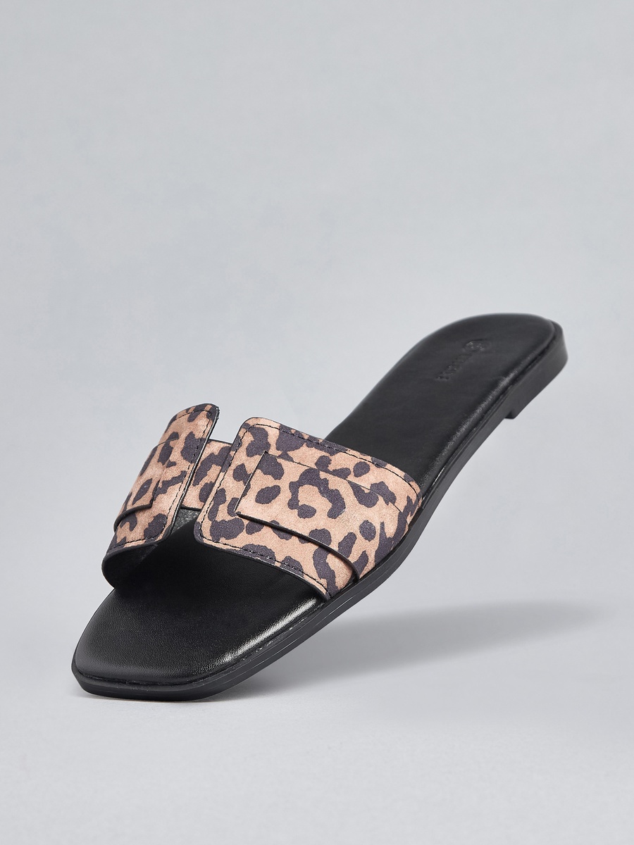Animal Print Slip-On Flat Sandals