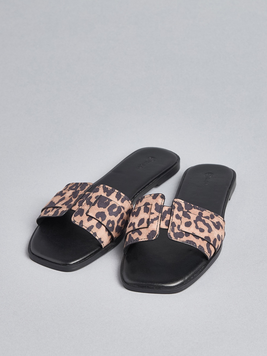 Animal Print Slip-On Flat Sandals